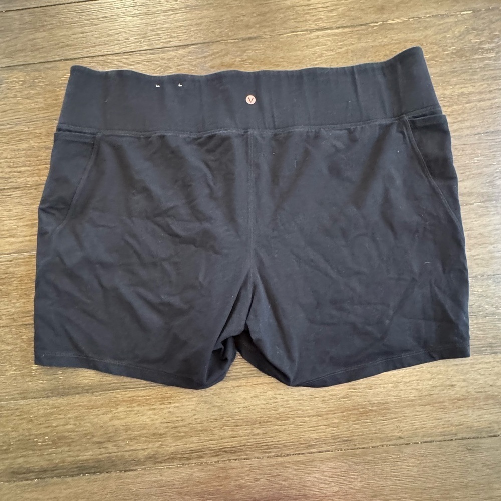 Livi Active lane Bryant black pocket Shorts size 30/32 Black Women's Shorts
